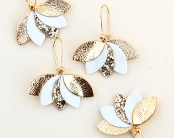 Boucles d'oreilles Eglantine en cuir blanc et doré - Bijoux pour femme, cadeaux mariage, cadeau fête des mères - Agatiz