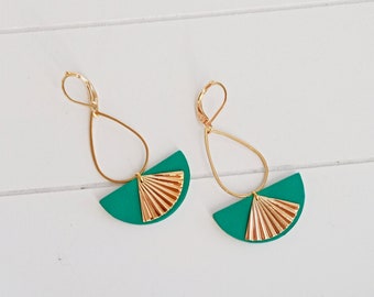 Boucles d’oreilles Aiko en cuir vert émeraude et or ,Bijou bohème chic, témoin Mariage, Cadeau pour elle, cadeau fêtes, Noël - Agatiz