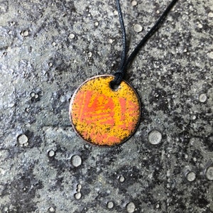 Collar de esmalte &quot;Juzi&quot;, regalo para mujer•Collar Boho•Joyería de esmalte•Minimalista•hecho a mano•Naranja•Rojo•