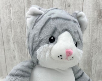 Chat/chat en peluche - Peluche personnalisée - Peluche pour naissance/baptême, anniversaire, Noël et bien plus encore, brodée individuellement