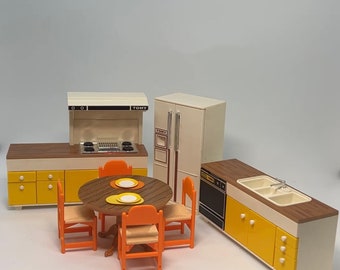 Tomy smaller sale homes dollhouse