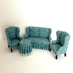 1:12 Vintage Artisan Living Room Furniture Set~Sofa~Armchairs~Side table~Blue~Floral~Wooden~Upholstered~Not Signed~Free Shipping USA
