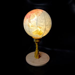 Vintage Large Globe Lamp mit authentischer Start- und Landebahnbeleuchtung