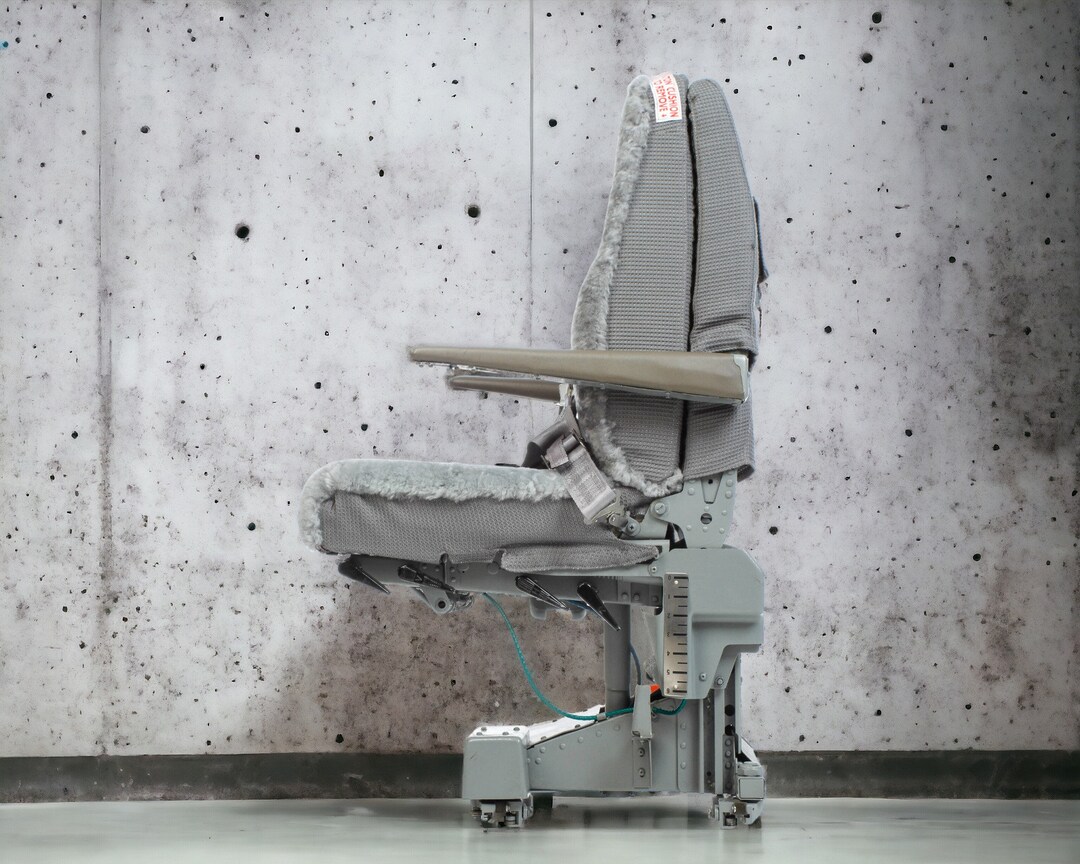 Boeing 747 First Officer Co Pilot Cockpit Seat er Focus Air Office