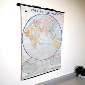 ヴィンテージ 1973年 東半球学校壁地図 | 大型教育政治チャート | PPWK ポーランド | リネンキャンバス 冷戦時代 産業
