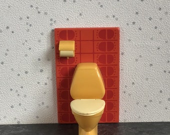 Vintage Lundby Dolls House Light Red Tiled Yellow Toilet