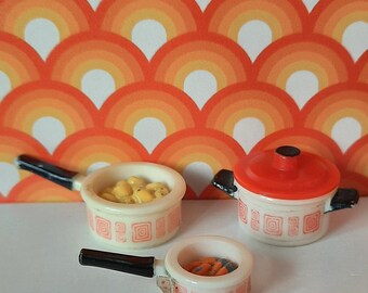 Lundby Dolls House Saucepan Set - Faded Transfers