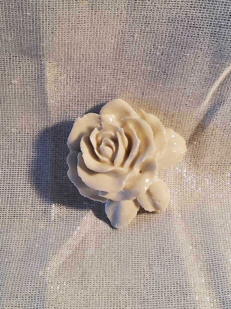 Rose en Porcelaine Fabrication Artisanale.
