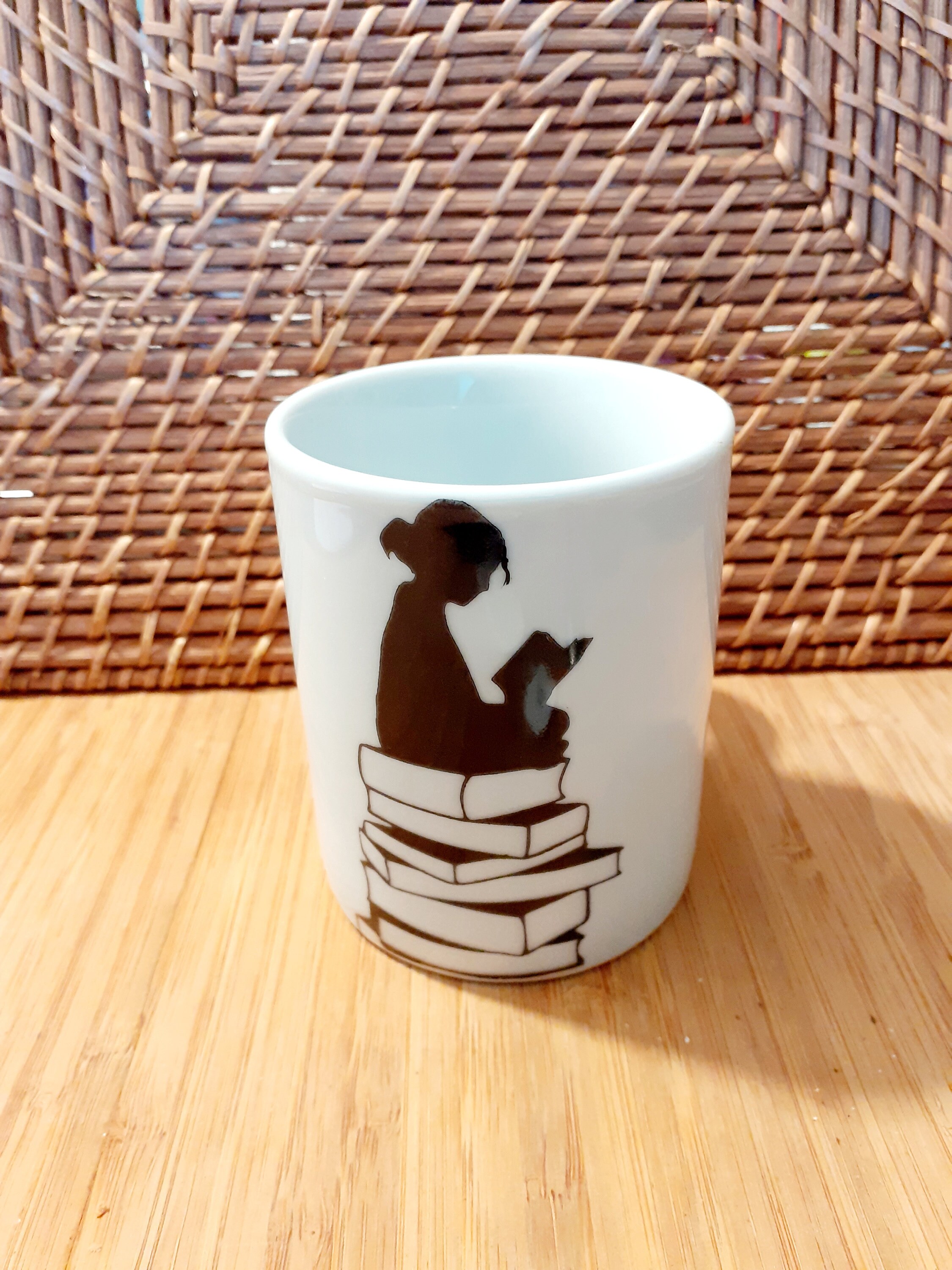 Mug Jeune Fille Aux Livres