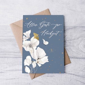 Postkarte "Alles Gute zur Hochzeit" mit Blumen- und Schmetterlingsillustration und passendem Kraftpapier-Umschlag