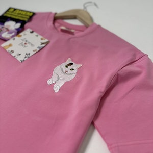 Pink T-shirt Embroidered Pet Cat Dog Owner Hoodie Gift for Boyfriend Embroidery Portrait Photo Sweatshirt Custom Gift for Her and Him Sale