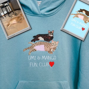 Brodé de chat famille Photo sweat à capuche broderie Portrait chien amis Animal par photographie Crewneck sweat vêtements article cadeau personnalisé