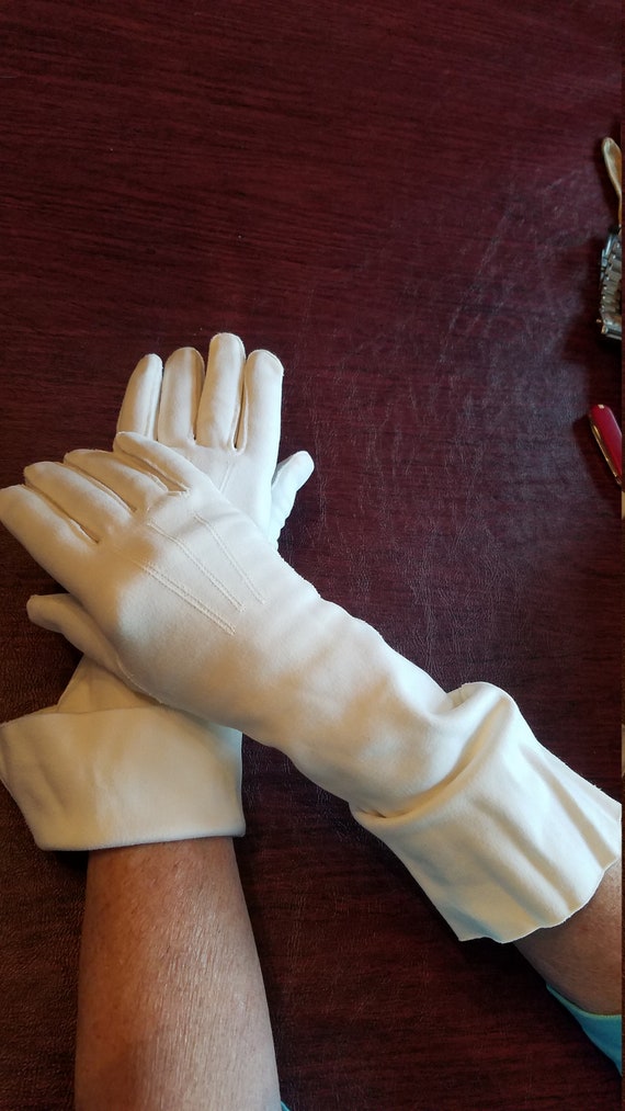 Womens Gloves-Formal White Long, Size Small