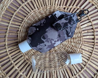 Camo Skull Hand Sanitiser Holder with Clip| Refillable Travel Sanitiser Case | Sun Cream Bottle Keychain for Bags, Lanyards Belt Loop