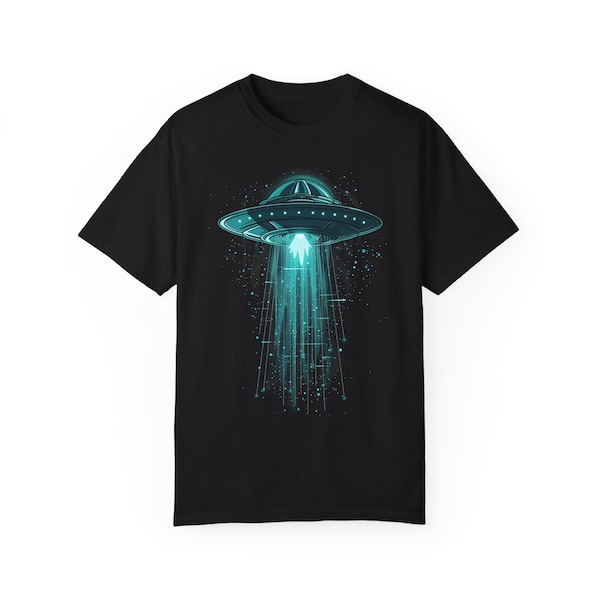 Retro Futurism | Classic Retro UFO | Retro Sci Fi, Science Fiction | Space Art | Spaceship T-shirt | Retro Sci Fi Tee | Sci Fi T-shirt