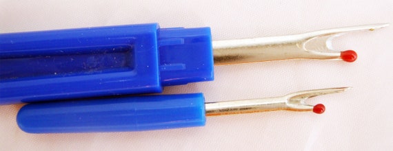 Small safety caps Stitch Unpicker Quick Thread UK Set of 2 Seam Rippers Large