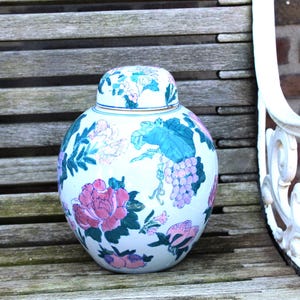 Grand pot à gingembre peint à la main, porcelaine blanche à décor floral | Pot chinois avec couvercle, artisanat chinois original.
