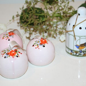 Vintage Porcelain Pomander Ball, Dried Flower Birdcage | Porcelain Scented Balls, Bedroom Deco | Pomander Collection, Lavender.
