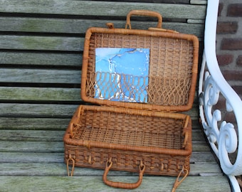 Rattan-Reisekoffer aus längst vergangenen Zeiten, geflochtener Weidenkoffer | Orientkoffer aus geflochtenem Schilfrohr, mit Verschluss Vintage Dokumententasche.