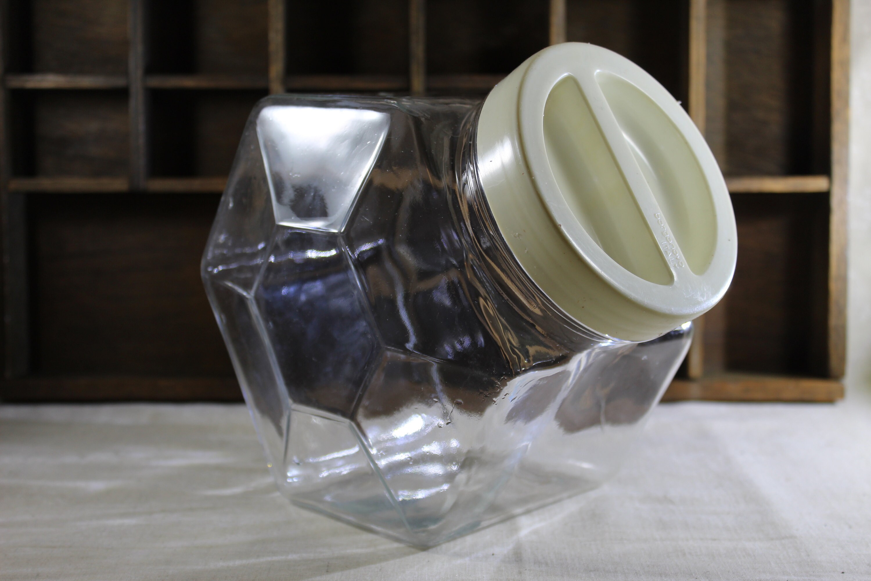 Tarro de caramelos retro, venta de cristalería de tienda vintage | Tarro italiano con tapa de rosca, Borganovo | Tarro de almacenamiento grande inclinado, decoración de cocina