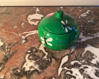Bright Green Lacquered Dish With Lid Dragonfly Lilypad Design