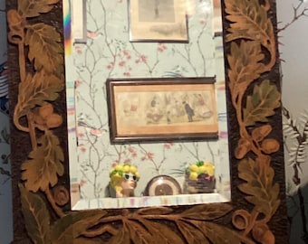 Espejo antiguo de roble tallado con motivo de hoja de roble y bellota