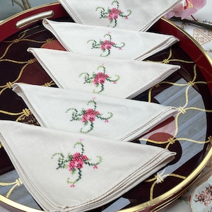 Vintage Embroidered Linen Napkins - Set of 5 Floral Napkins