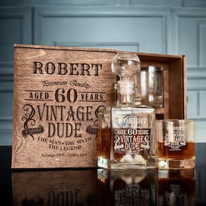 Set para el 60.° cumpleaños: decantador de whisky personalizado, vaso de whisky, regalo de 1965 para él, decantador de bourbon, saludos por los 60 años, caja de regalo grabada