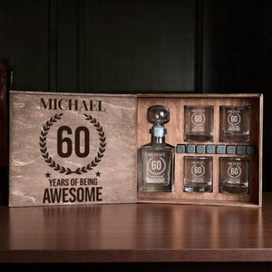 Regalo para él por su 60.º cumpleaños, decantador de whisky, regalo para su 60.º cumpleaños, caja de regalo para su 60.º cumpleaños, copa de cristal grabada personalizada, sesenta cumpleaños