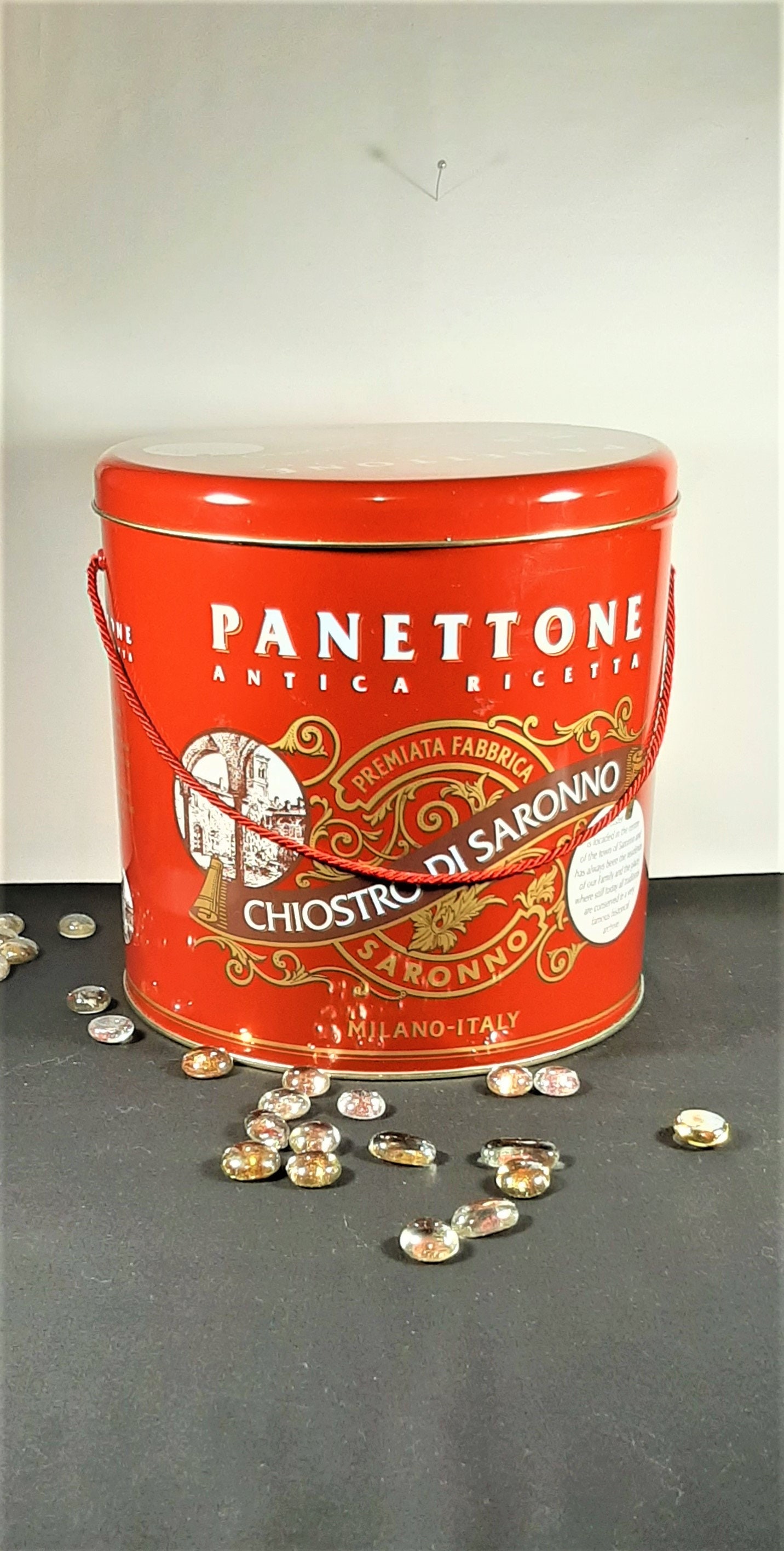 Retro Italian biscuits tins