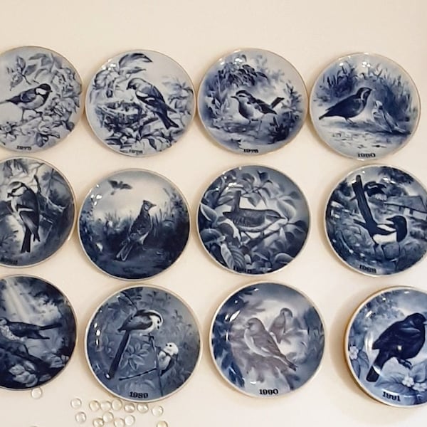 Pick One! Original Fugleplatte from Denmark. Vintage Annual Collector plates with Birds. White and Blue decorative bird plates from Denmark