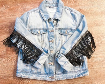 Veste en jean en cuir à franges
