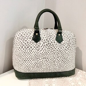 Bolso tipo cartera de piel y terciopelo verde caqui / Monedero de diseñador hecho a mano / Elegante regalo para el Día de la Madre / Bolso clásico y atemporal
