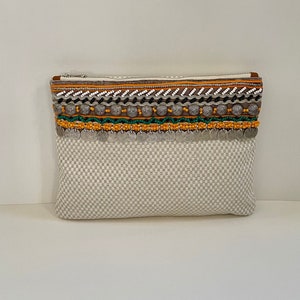 Clutch bohemio beige y terciopelo hecho a mano / Monedero vegano con cuentas / Bolso de noche elegante / Clutch con cuentas amarillas y verdes