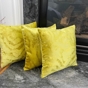 Green Velvet Pillow Cover – Alhambra Designer Cushion Case | Luxury Throw Pillow with Hidden Zipper | Handmade Decorative Pillow Zipper