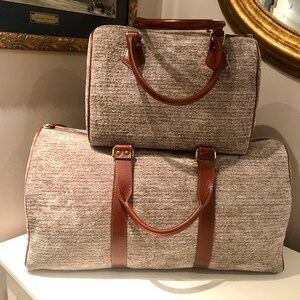 Bolsa de viaje de terciopelo con correas de cuero / Bolsa de viaje de fin de semana hecha a mano / Equipaje de mano de terciopelo de algodón beige / Tamaños pequeño y mediano