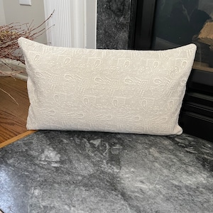 Cream Lace Lumbar Pillow Cover – Handmade 12x20 Linen Cushion – French Country Shabby Chic Throw Pillow for Elegant Home Décor