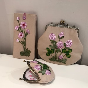 Borsa con lucchetto a forma di bacio e ricamo a nastro, set di tre borse ricamate, portamonete floreale, trousse per il trucco, custodia per occhiali, regalo per la festa della mamma.