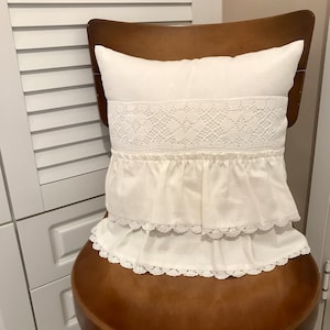White Linen Pillow Cover with Ruffles and Handmade Lace – 16x16 Shabby Chic Cushion – Farmhouse Romantic Throw Pillowcase - French Country