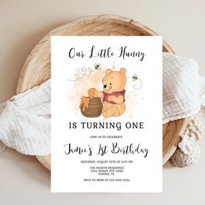 Our Little Hunny is Turning One 1e verjaardagsfeestje uitnodigingssjabloon Winnie Pooh 1e verjaardag genderneutraal BEWERKBARE DIRECT DOWNLOAD hp