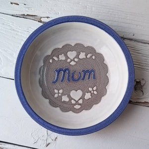 Mom Stoneware Pottery Pie Dish - Hand Thrown Baking Pie Dish - Handmade Pottery - Mother&#39;s Day - Gift - Mom Pottery Bowl