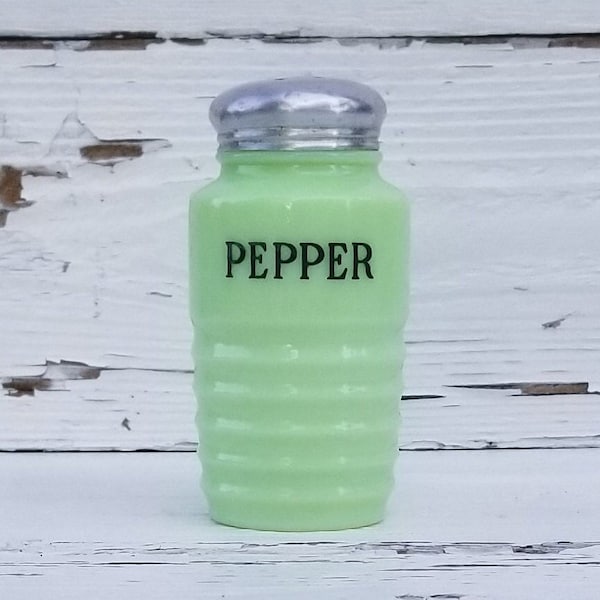 Jadeite Pepper Shaker - Jeannette Glass Jadite Beehive Pepper Shaker & Lid - Vintage Ribbed Uranium Glass Jadeite Pepper Shaker - Art Deco