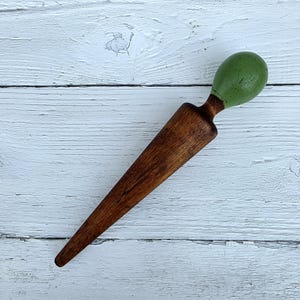 Vintage Green Wooden Pestle Strainer Masher - Early American Primitive Kitchen Tool - Rustic Round End Wooden Farmhouse Kitchen Utensil
