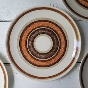 Royal China Santa Fe Cavalier Ironstone Dinner Plate 10.25&quot; - Santa Fe Pattern, Royal (USA) China - Brown & Orange Rings - 4 Available