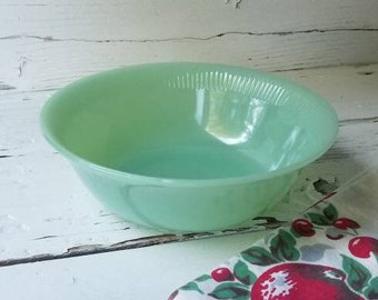 Vintage Fire King Jadeite Serving Bowl - Jane Ray Vegetable Bowl - Green Milk Glass - Collectible Jadite - Jadeite Vegetable Bowl 8.5"