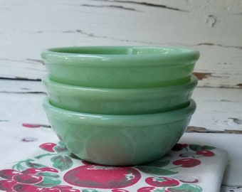 Jadeite Fire King Restaurant Ware G300 Beaded Rim Bowl - 15