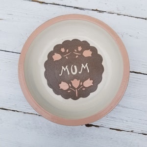 Mom Stoneware Pottery Pie Dish - Hand Thrown Baking Pie Dish - Handmade Pottery - Mother&#39;s Day - Gift - Mom Pottery Bowl