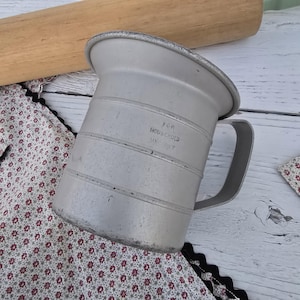 Vintage Aluminum Measuring Cup - 2 Cup Wear-Ever Measuring Cup - Riveted Handle Metal Measuring Cup - Farmhouse Rustic Primitive