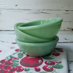 Jadeite Fire King Restaurant Ware G300 Beaded Rim Bowl - 15 Ounce Vintage Anchor Hocking Jadeite Bowl - 5.5&quot; G300 Jadite Bowl - 3 AVAILABLE