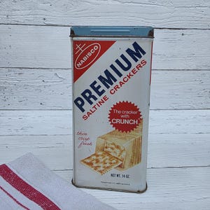 Vintage Nabisco Premium Saltine Crackers Tin 14 oz USA Made 1969